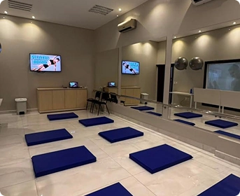 Mulher fazendo Yoga